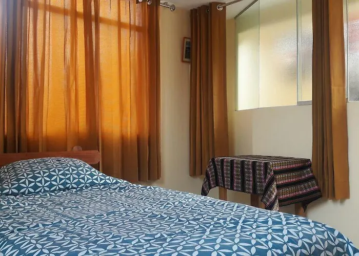 Azurin Ostello Cuzco